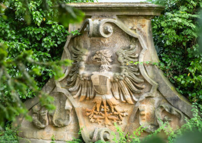 Fokusimpulse – Bünde Steinskulptur mit preußischem Adler